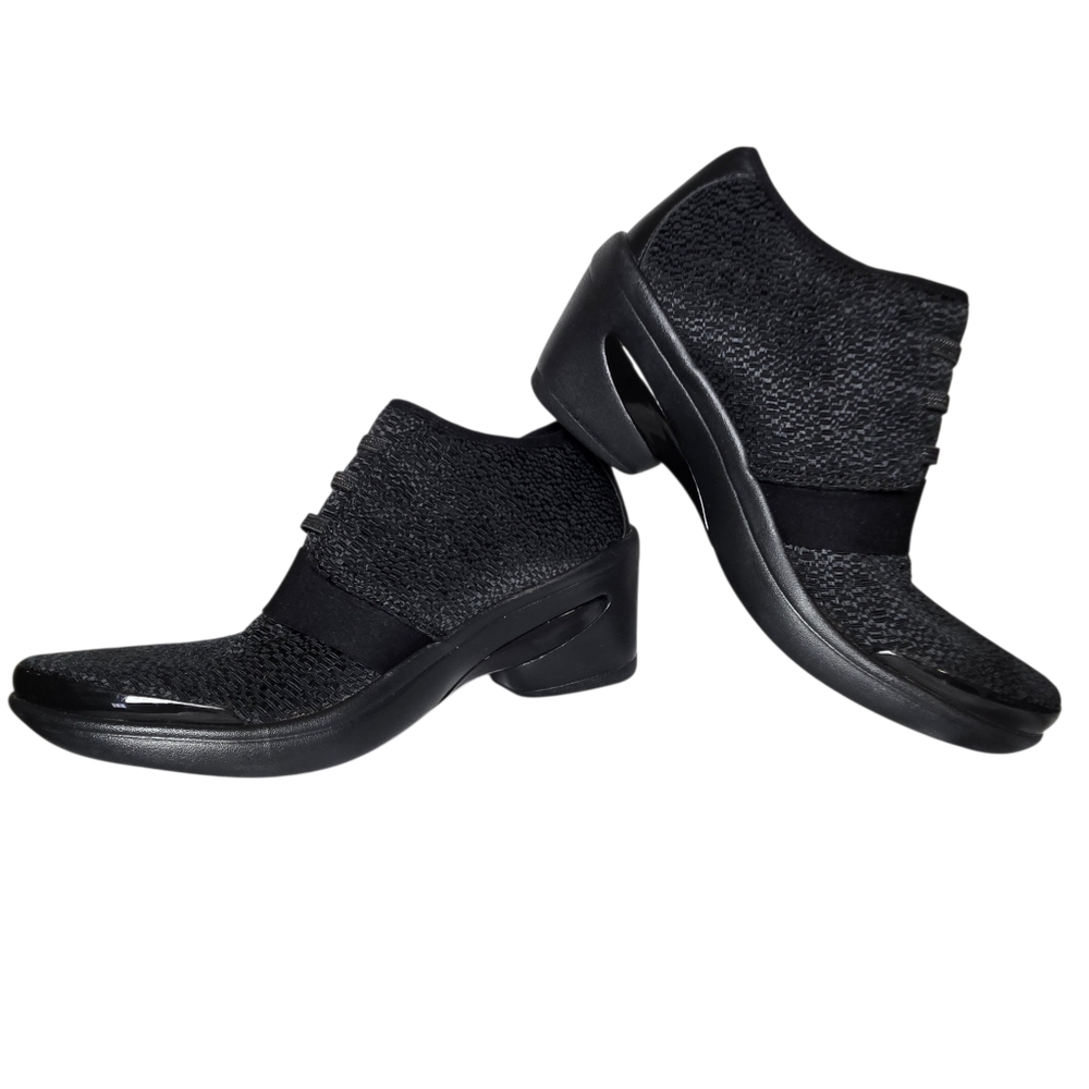 Bzees Enlighten Everyday Black Textured Slip On Booties Shooties Size 8.5 - Picture 2 of 14